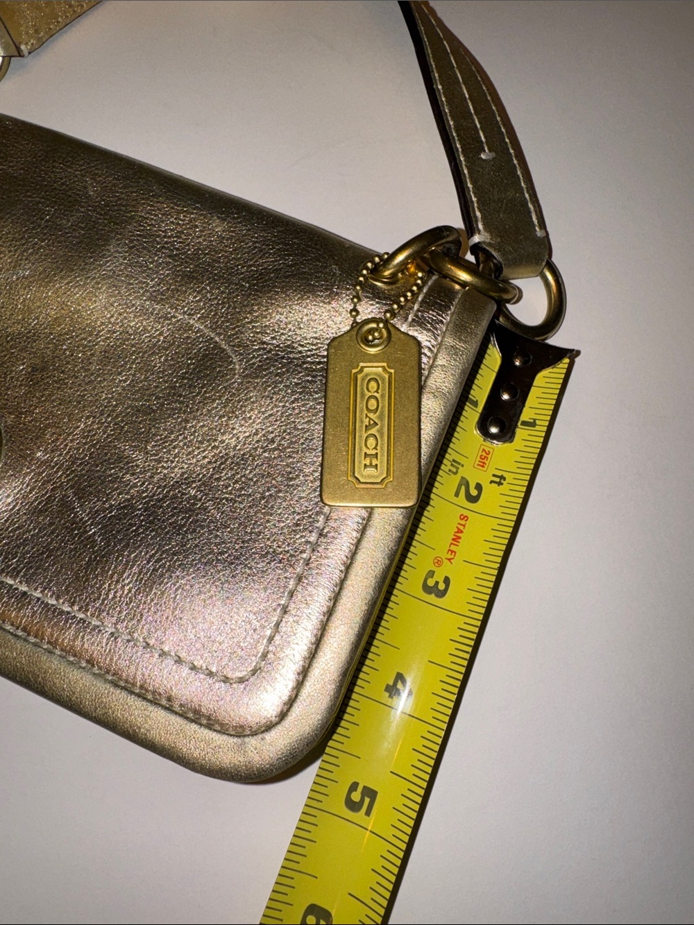 Coach Metallic Gold Leather Turnlock Wristlet Clutch EUC - Picture 3 of 9